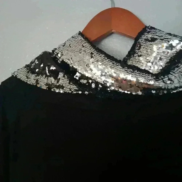7Th Avenue New York & Company Design Studio Sequined shoulder Top Size M - Picture 5 of 15